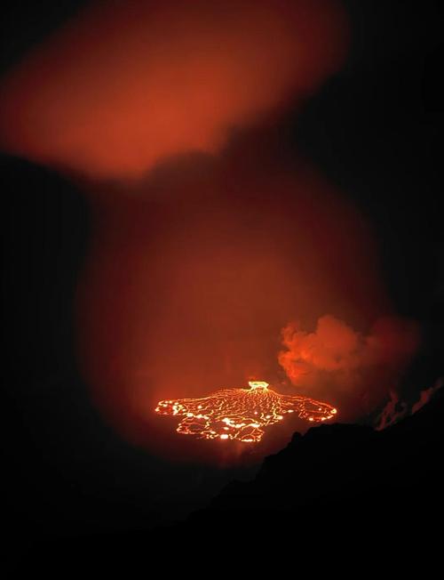新澳门4949最新彩和火山喷发时游客急逃与火山喷发急救