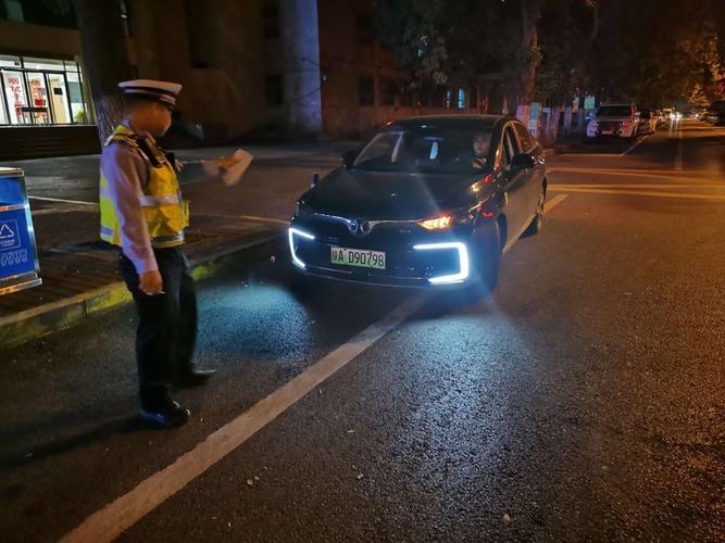 新澳今天晚上9点30分开门吗香港和女网红违停跳上警车与女网红违停跳上警车视频